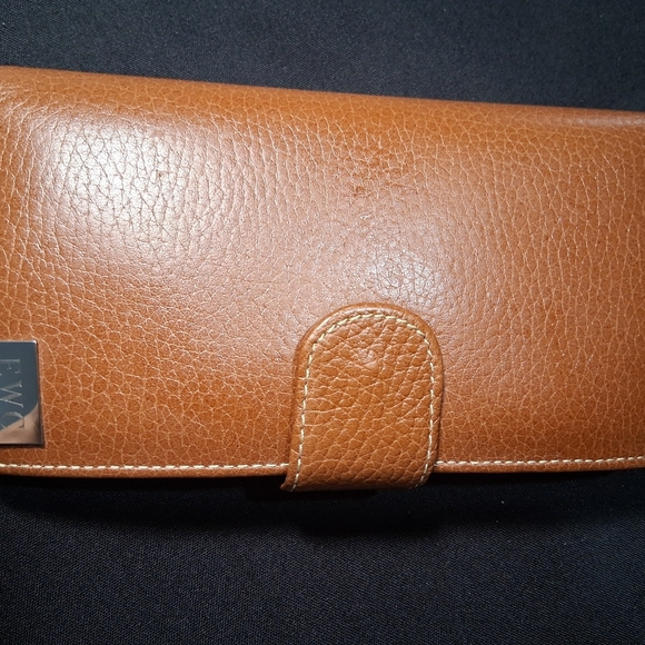 Brown and Silver Key Card Holder with Textured Leather - Picture 2 of 10